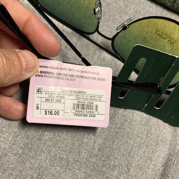 Wild Fable Black and Yellow Aviator Sunglasses - Picture 3 of 4